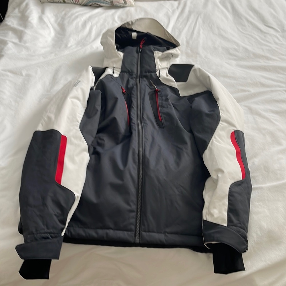 Men’s Obermeyer Foundation insulated ski jacket. Style # 21039.